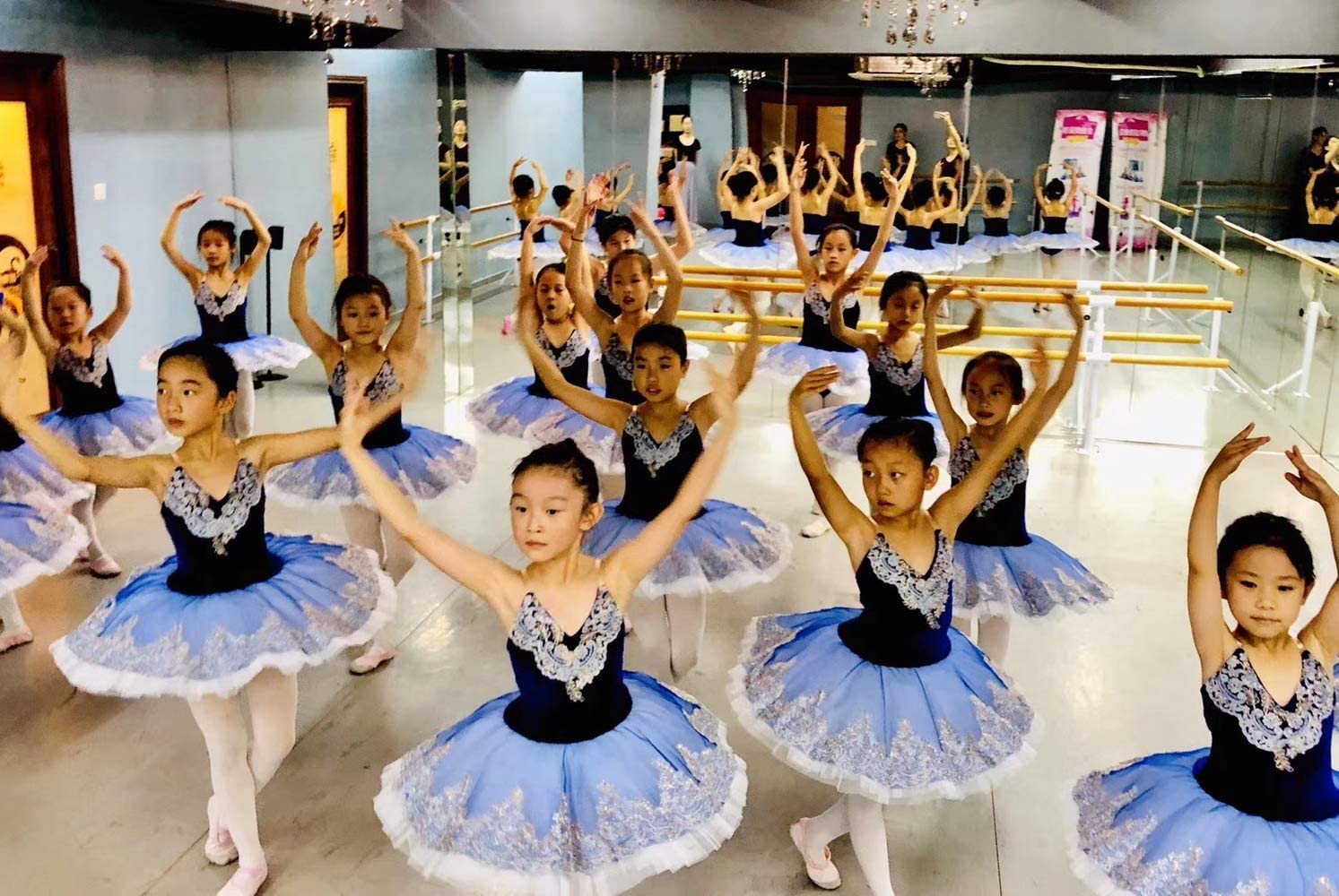 バレエ衣装　大人160 ラメレース バレエ チュチュ 大人 白 バレエ衣装 舞台 発表会 大人用 大人